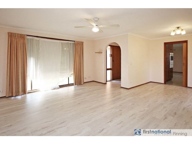1 Lonsdale Crescent, Cranbourne North VIC 3977