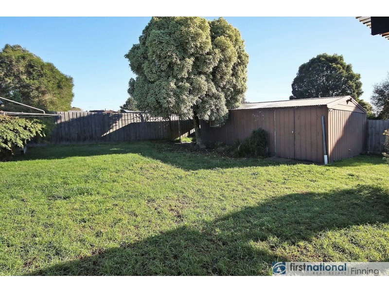 1 Lonsdale Crescent, Cranbourne North VIC 3977