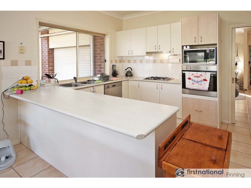 20 Fetlock Lane, Cranbourne East VIC 3977