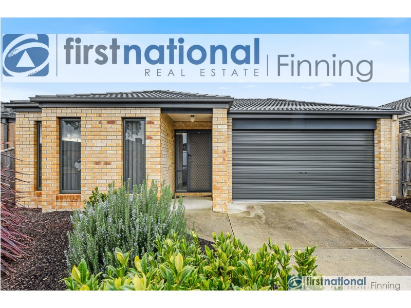 8 Gabitt Street, Cranbourne East VIC 3977