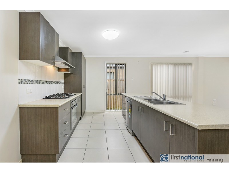 8 Gabitt Street, Cranbourne East VIC 3977