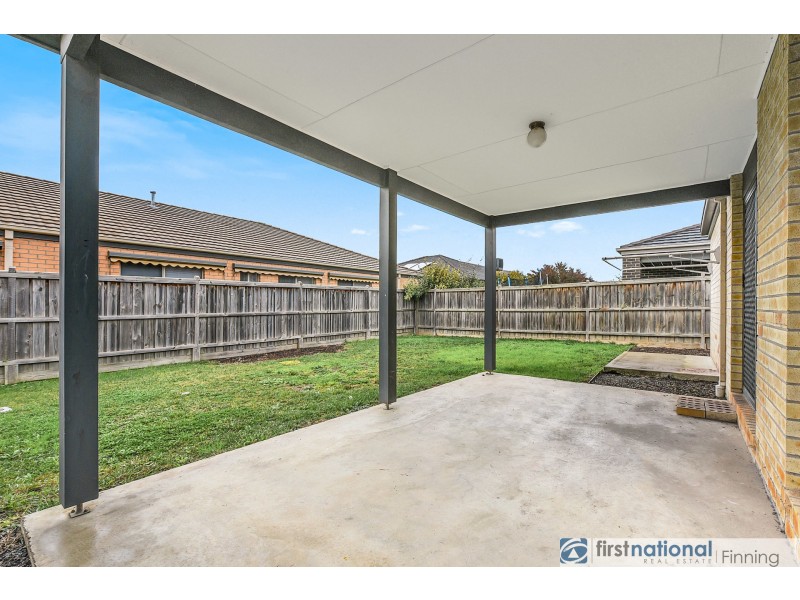 8 Gabitt Street, Cranbourne East VIC 3977