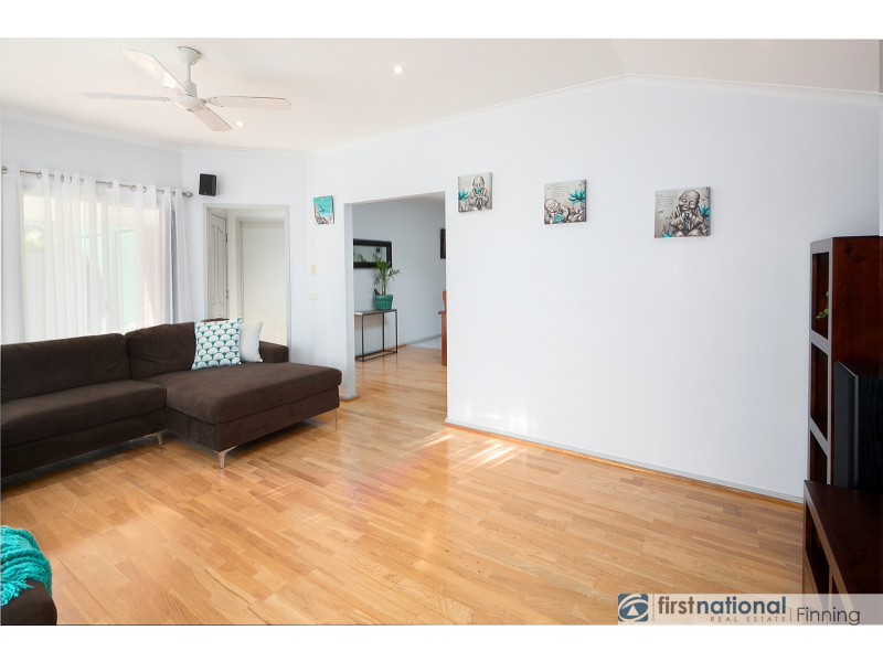 135 Lawless Drive, Cranbourne North VIC 3977