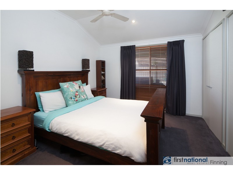 135 Lawless Drive, Cranbourne North VIC 3977