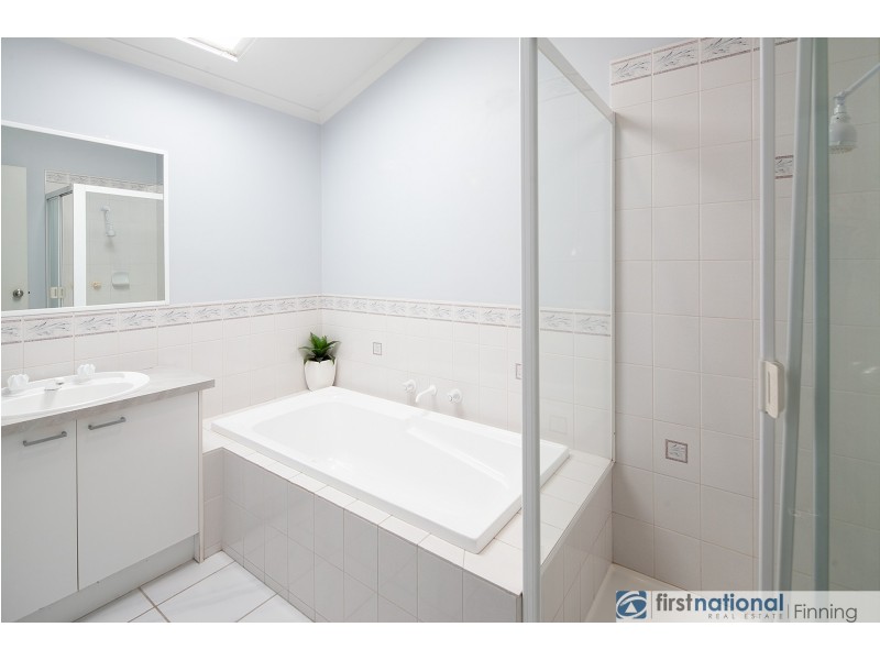135 Lawless Drive, Cranbourne North VIC 3977