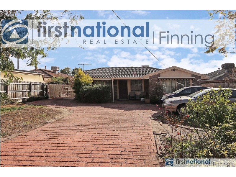 29 Cranbourne Place, Cranbourne VIC 3977