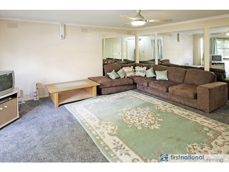 29 Cranbourne Place, Cranbourne VIC 3977
