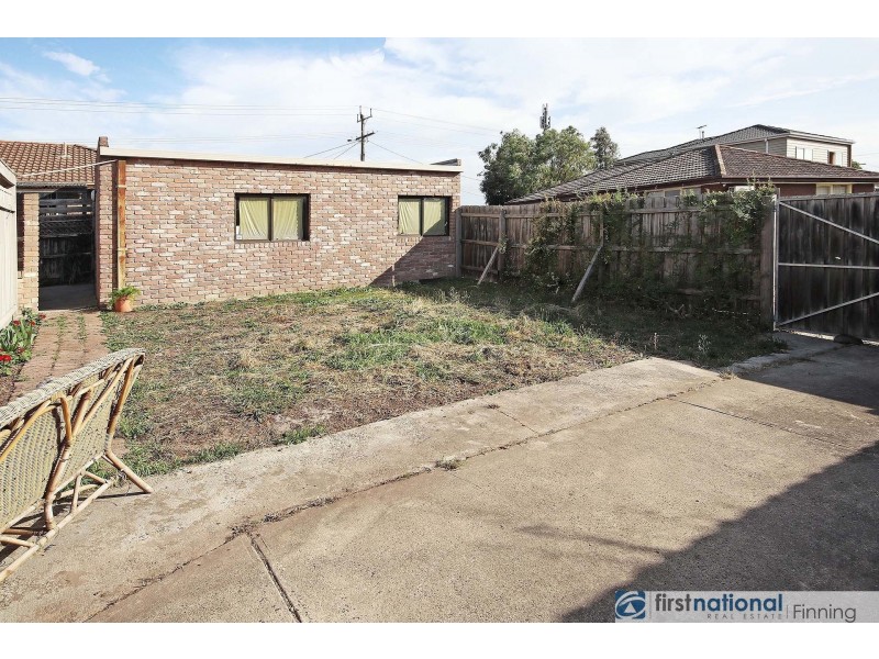 29 Cranbourne Place, Cranbourne VIC 3977