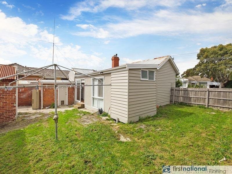 33 Thames Promenade, Chelsea VIC 3196