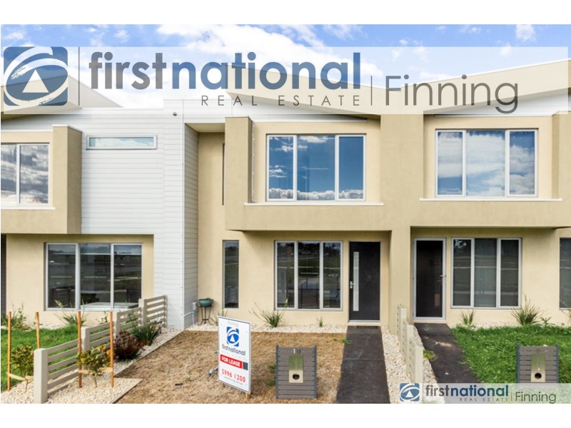 10 Aviara Walk, Cranbourne VIC 3977