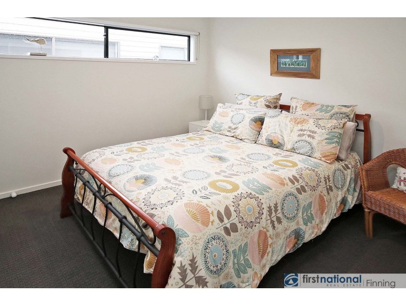 33 Artfield Street, Cranbourne East VIC 3977