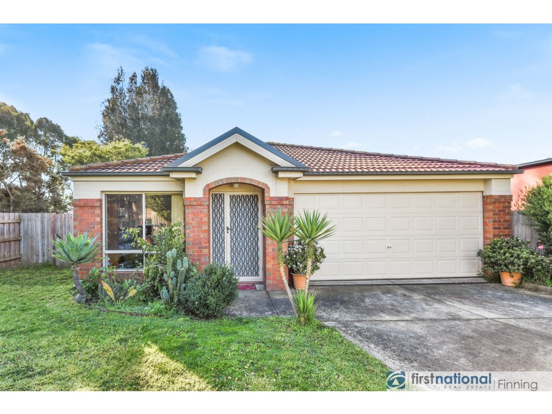 15 Friendship Close, Cranbourne West VIC 3977