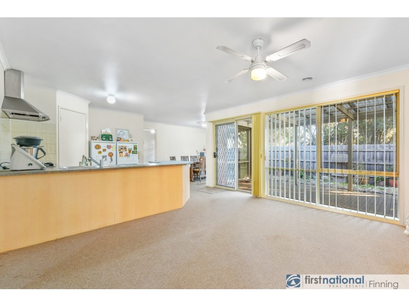 15 Friendship Close, Cranbourne West VIC 3977