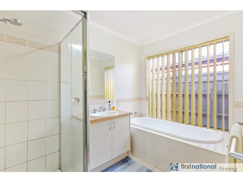 15 Friendship Close, Cranbourne West VIC 3977