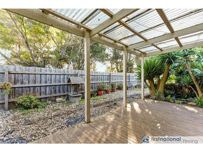 15 Friendship Close, Cranbourne West VIC 3977