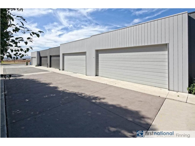 79 Hayton Park Boulevard, Cranbourne West VIC 3977