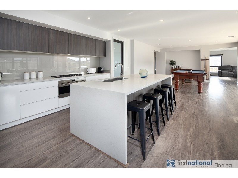 10 Castra Avenue, Clyde VIC 3978