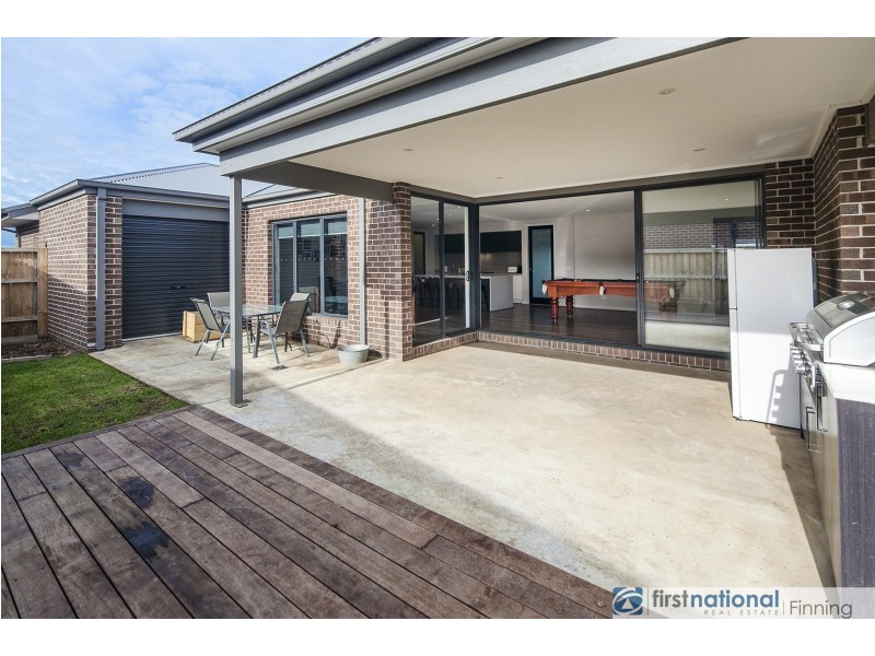 10 Castra Avenue, Clyde VIC 3978