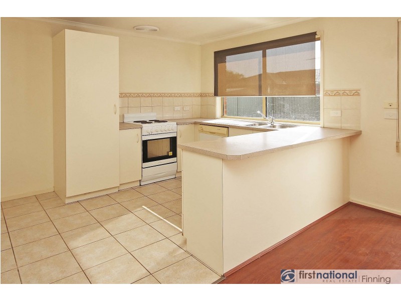 16 Masterton Place, Cranbourne East VIC 3977