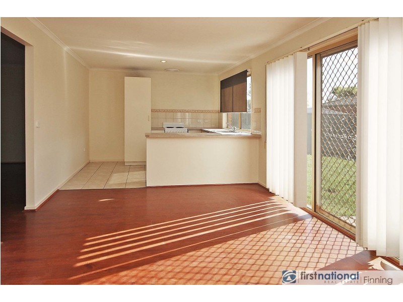 16 Masterton Place, Cranbourne East VIC 3977