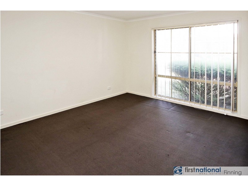 16 Masterton Place, Cranbourne East VIC 3977