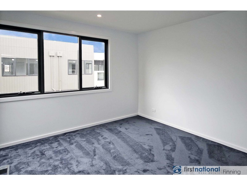 18 Push Pea Way, Cranbourne West VIC 3977