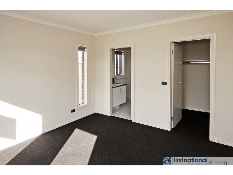 23 Gemma Street, Cranbourne East VIC 3977