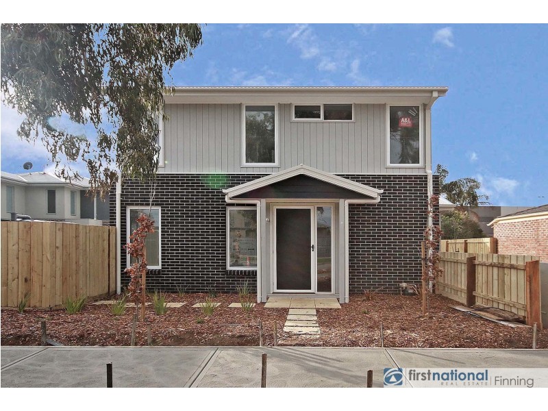 1/2 Mundaring Drive, Cranbourne VIC 3977