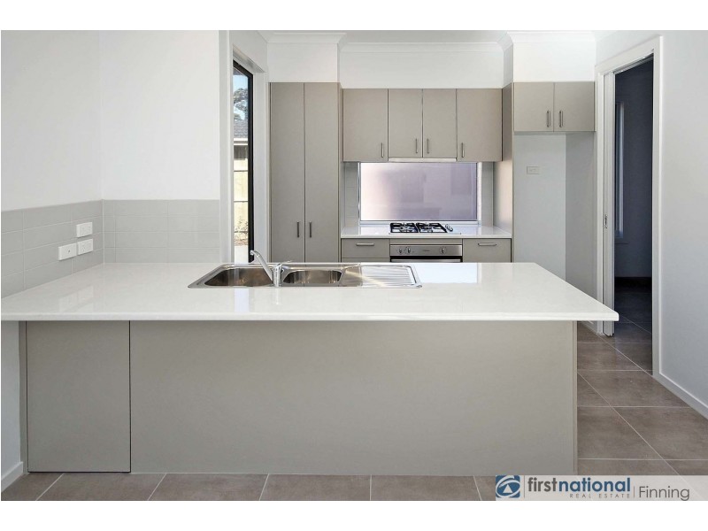 1/2 Mundaring Drive, Cranbourne VIC 3977