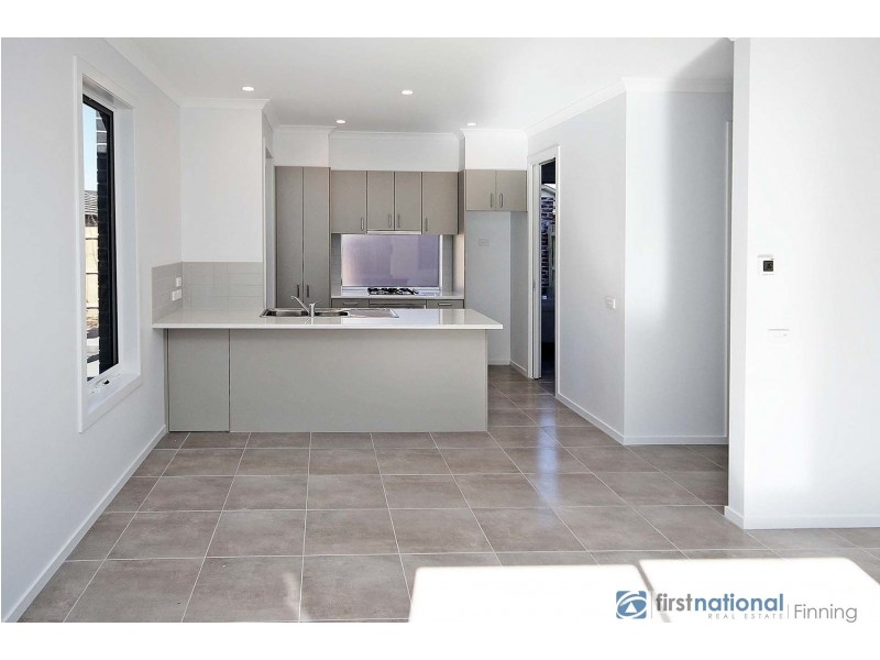 1/2 Mundaring Drive, Cranbourne VIC 3977