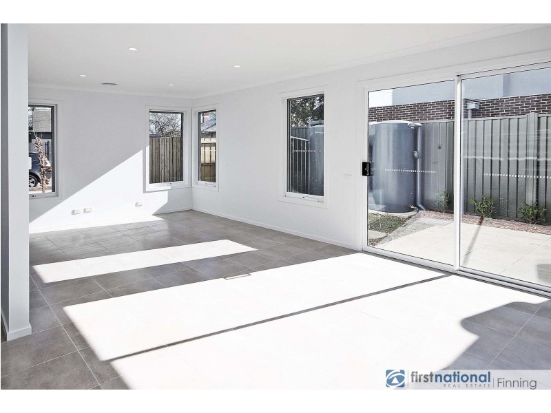 1/2 Mundaring Drive, Cranbourne VIC 3977