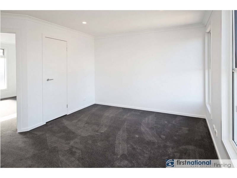 1/2 Mundaring Drive, Cranbourne VIC 3977