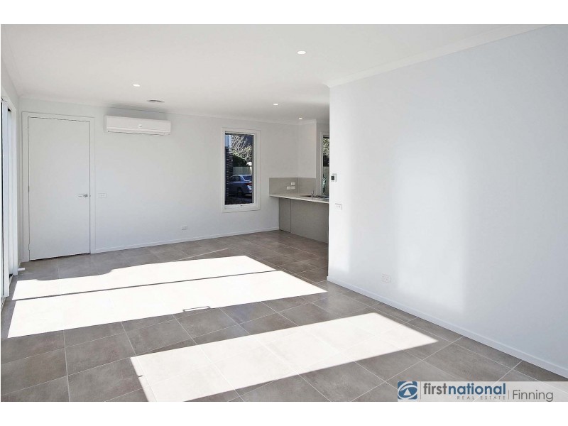 1/2 Mundaring Drive, Cranbourne VIC 3977