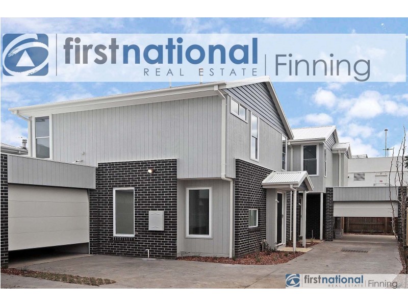 2/2 Mundaring Drive, Cranbourne VIC 3977