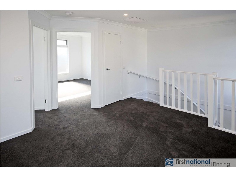 2/2 Mundaring Drive, Cranbourne VIC 3977