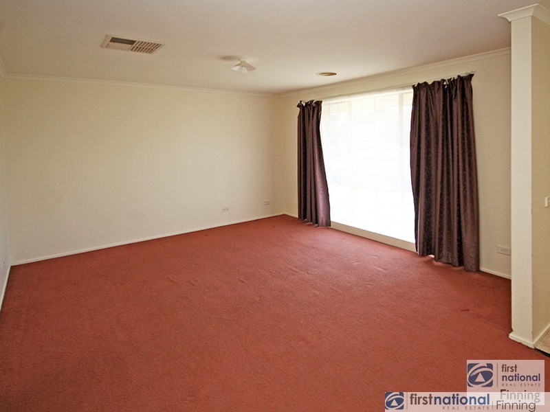 2 Talma Place, Cranbourne VIC 3977