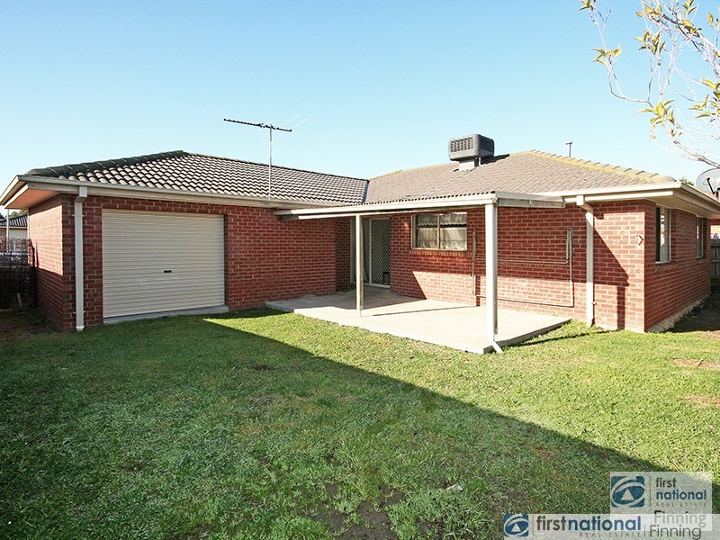 2 Talma Place, Cranbourne VIC 3977