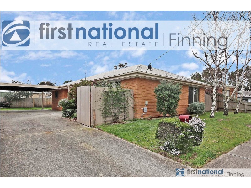 17 Navarre Drive, Cranbourne West VIC 3977