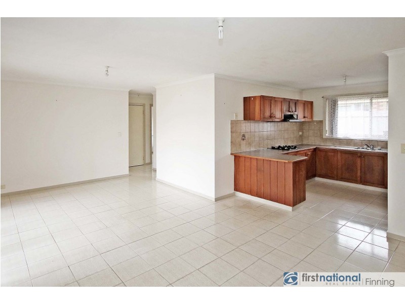 17 Navarre Drive, Cranbourne West VIC 3977