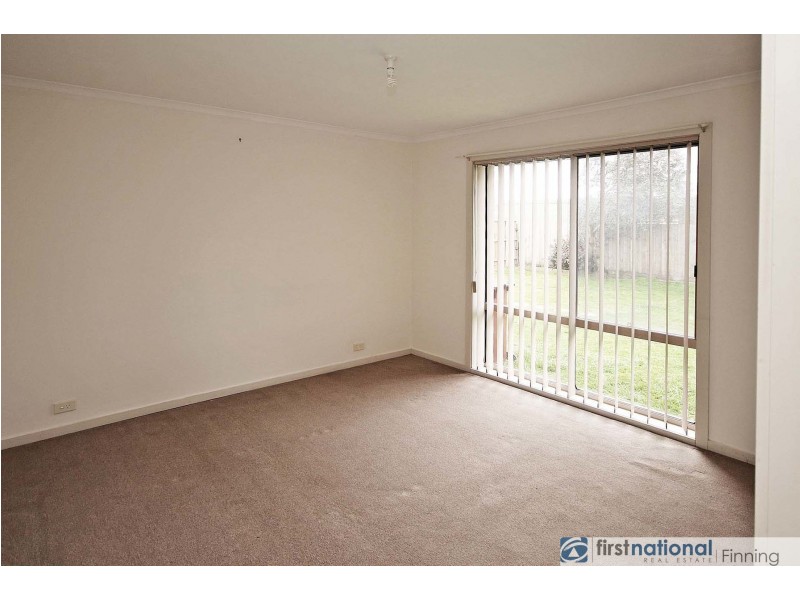 17 Navarre Drive, Cranbourne West VIC 3977