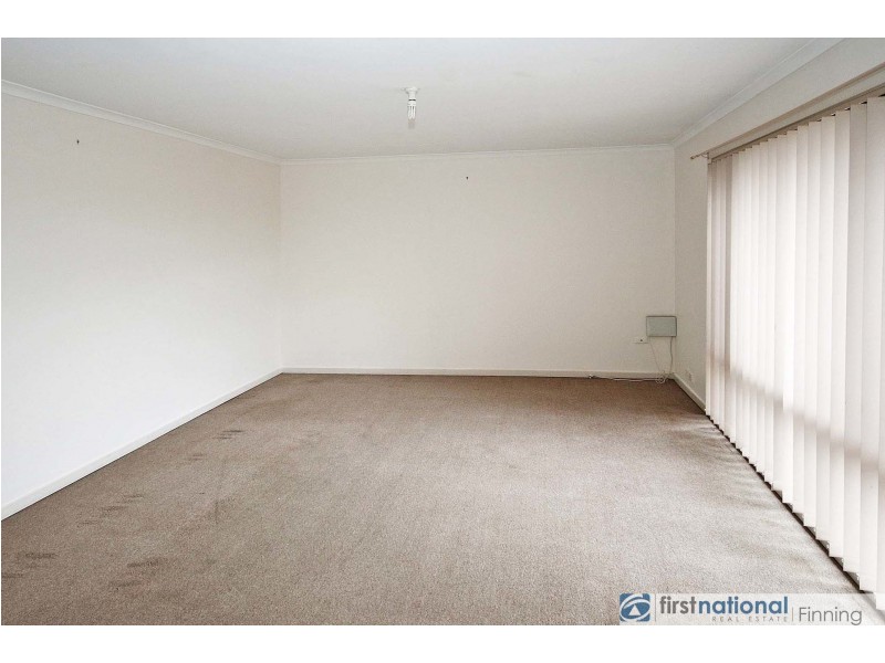 17 Navarre Drive, Cranbourne West VIC 3977