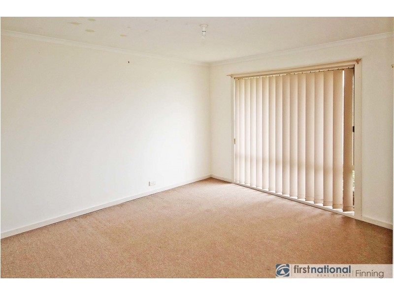 17 Navarre Drive, Cranbourne West VIC 3977