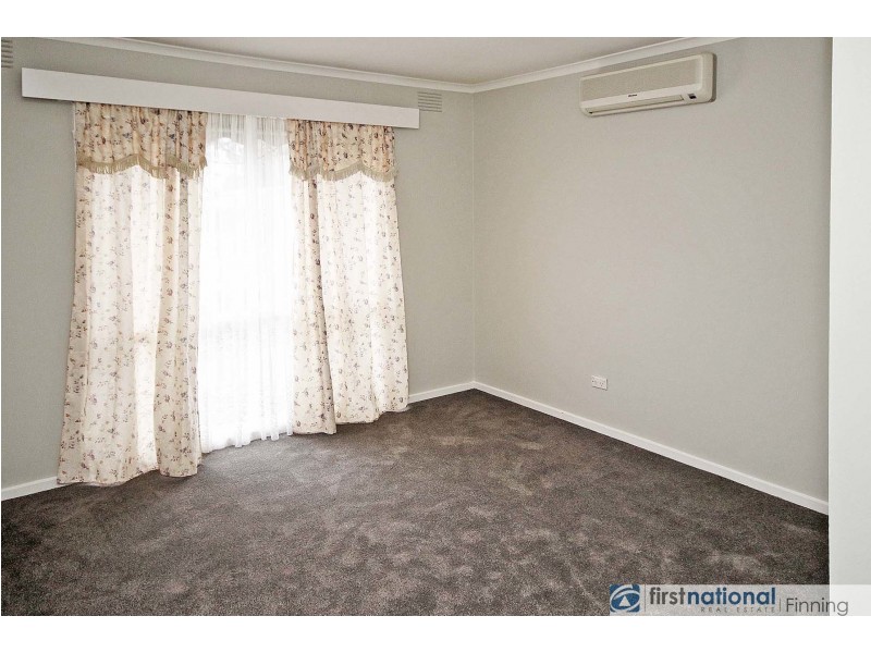 24 Fairbairn Road, Cranbourne VIC 3977