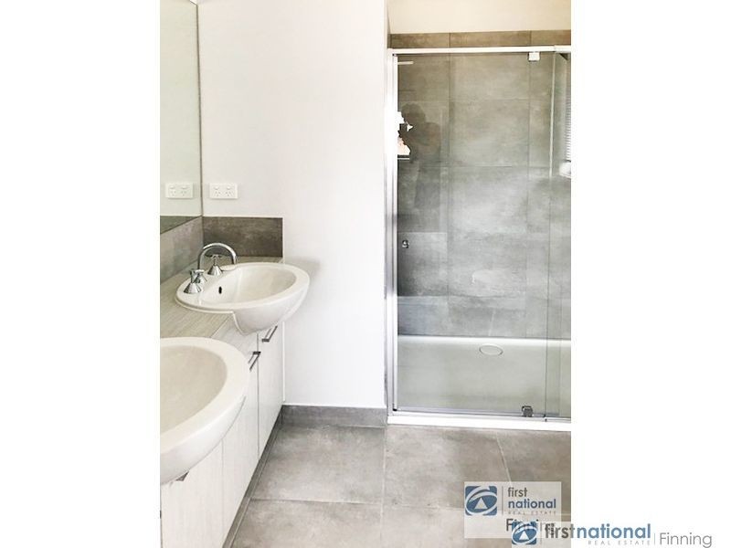 37 Clydevale Avenue, Clyde VIC 3978