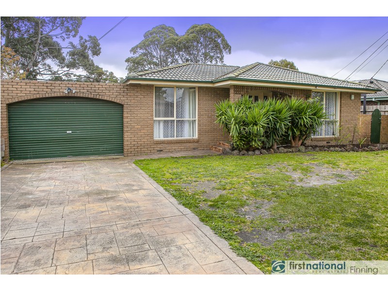 13 Farrer Close, Cranbourne VIC 3977