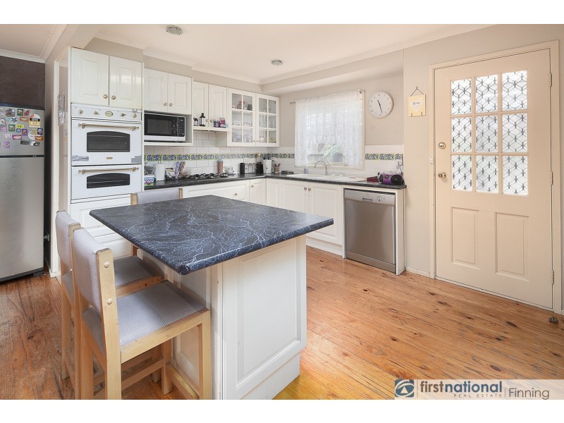 13 Farrer Close, Cranbourne VIC 3977