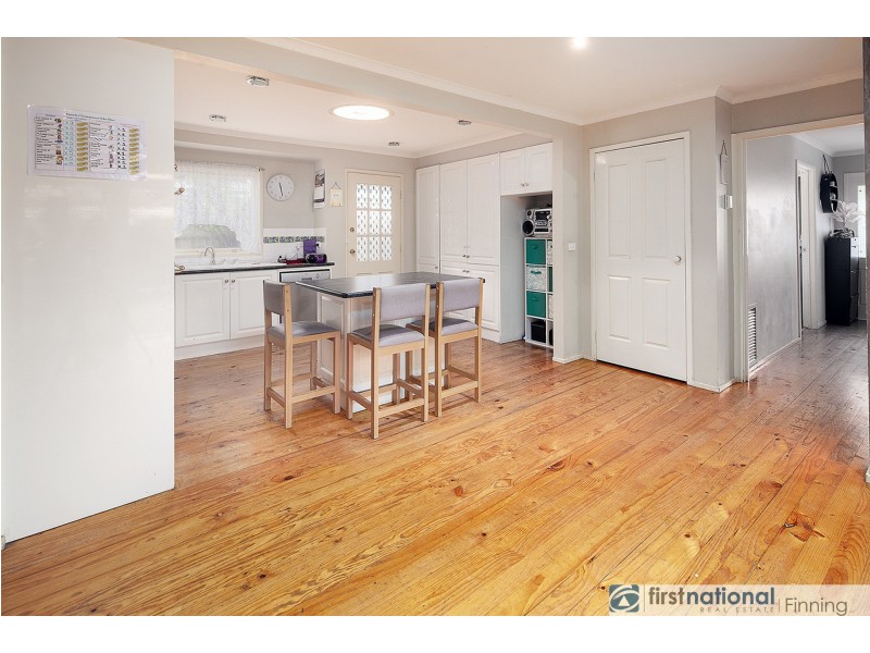 13 Farrer Close, Cranbourne VIC 3977