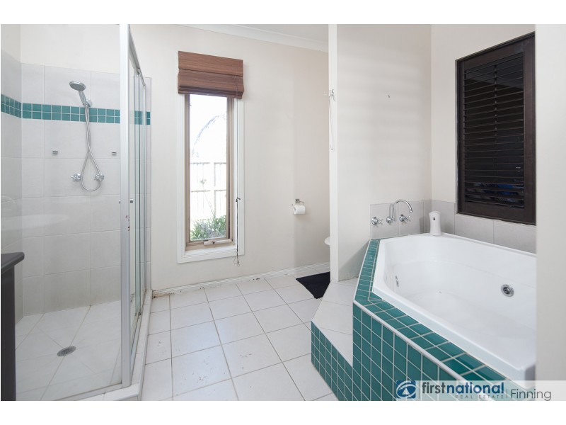 8 Inga Court, Berwick VIC 3806