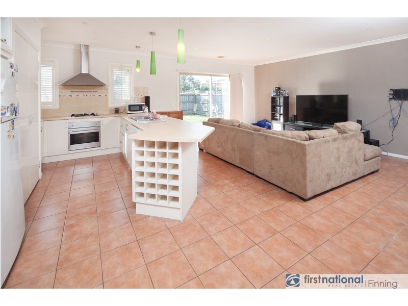 8 Inga Court, Berwick VIC 3806