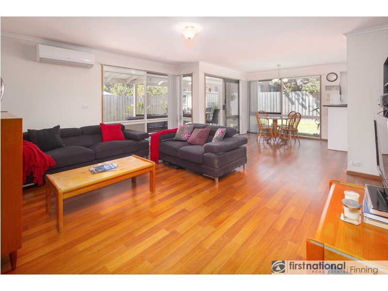 4 Kalyptos Walk, Cranbourne VIC 3977